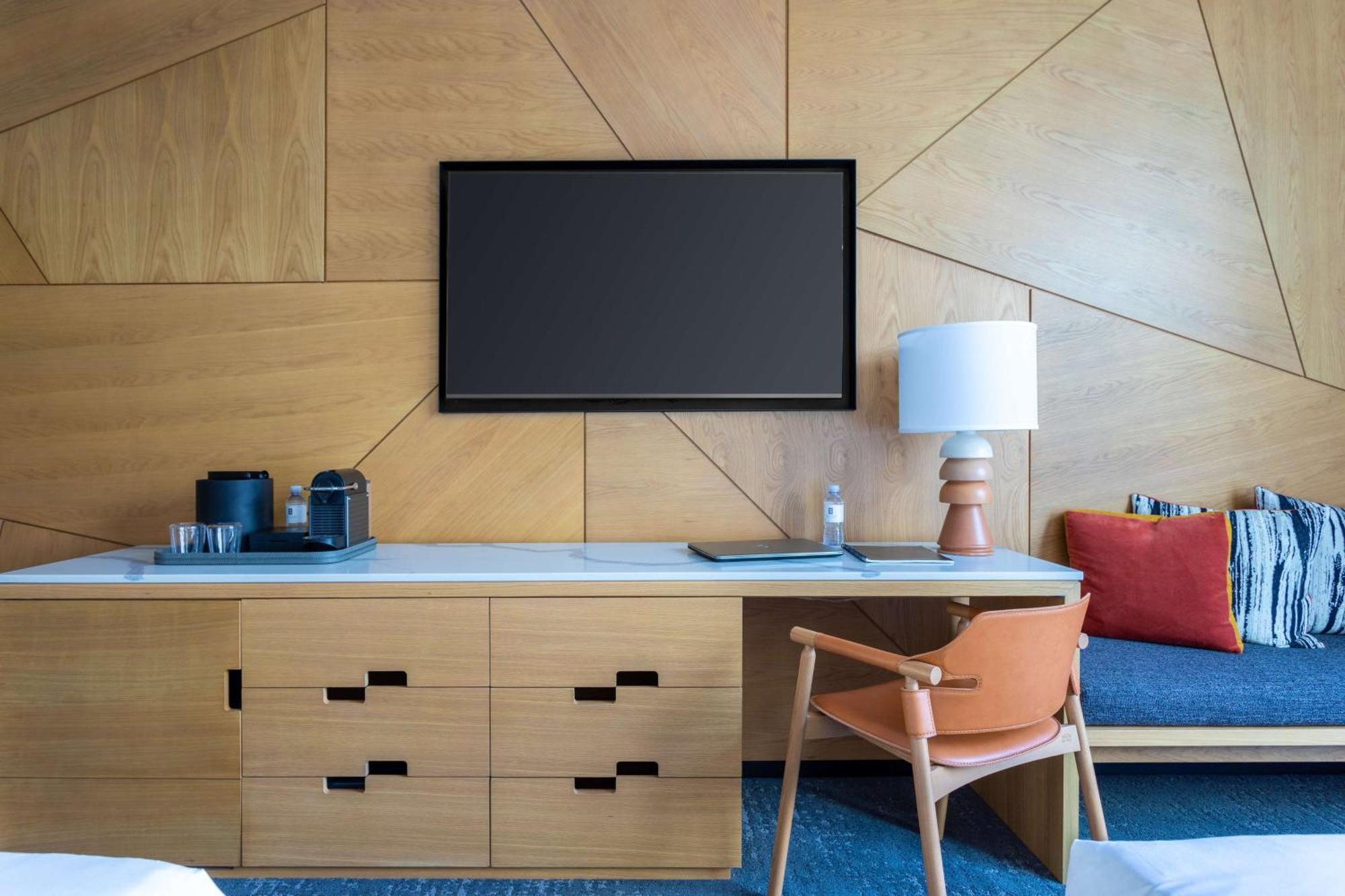 The Shay, A Destination By Hyatt Hotel 4*
