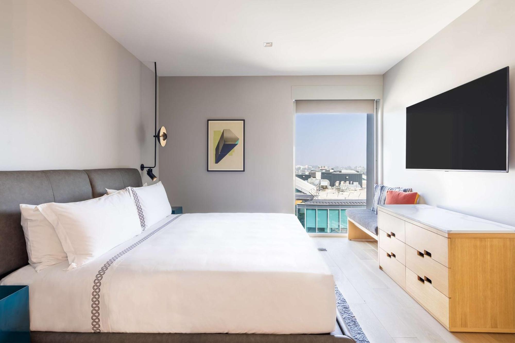 Hotel The Shay, A Destination By Hyatt