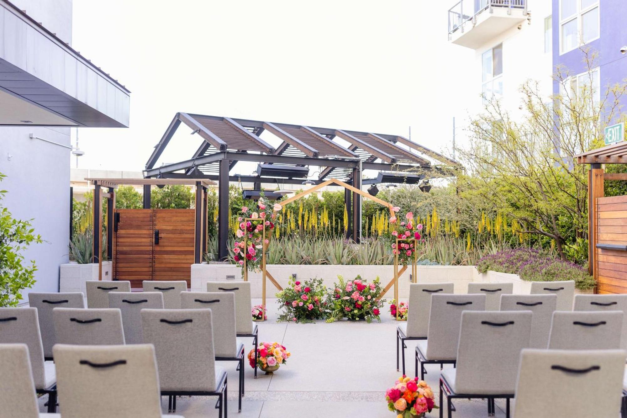 Hotel The Shay, A Destination By Hyatt 4*