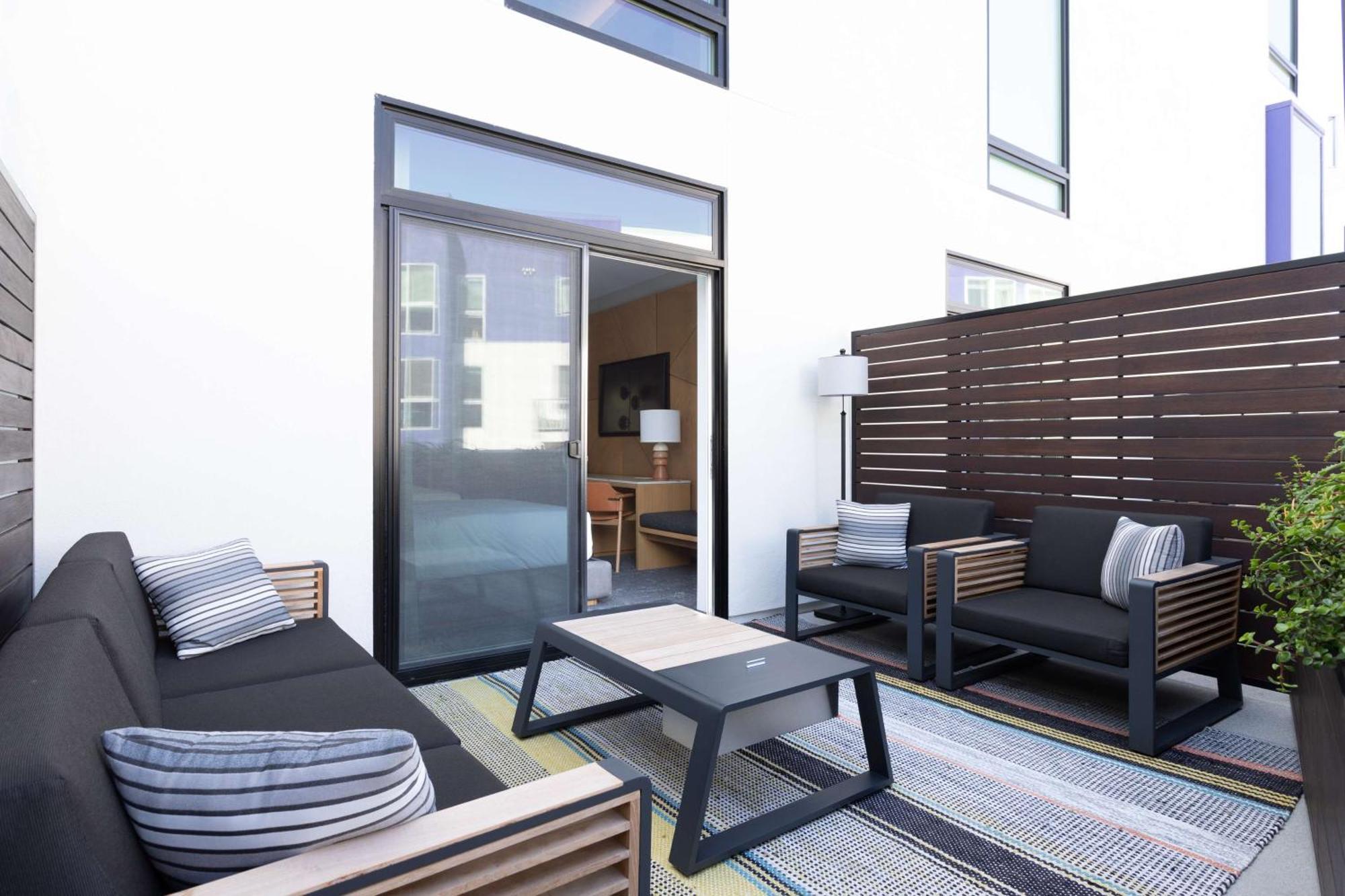 Hotel The Shay, A Destination By Hyatt Los Angeles