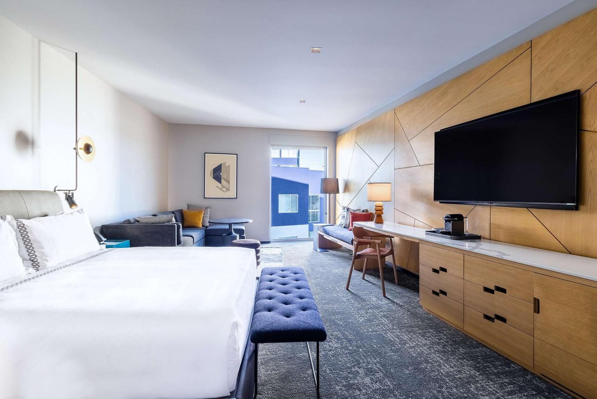 Hotel The Shay, A Destination By Hyatt