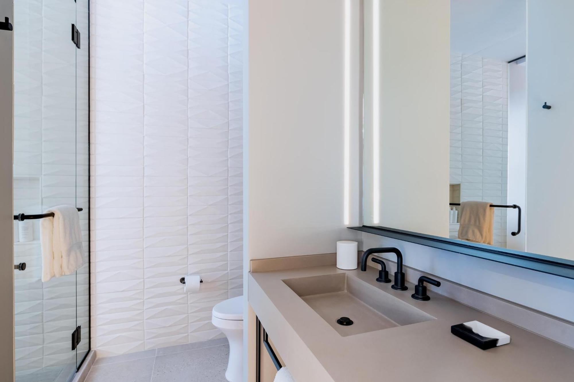 Hotel The Shay, A Destination By Hyatt 4*