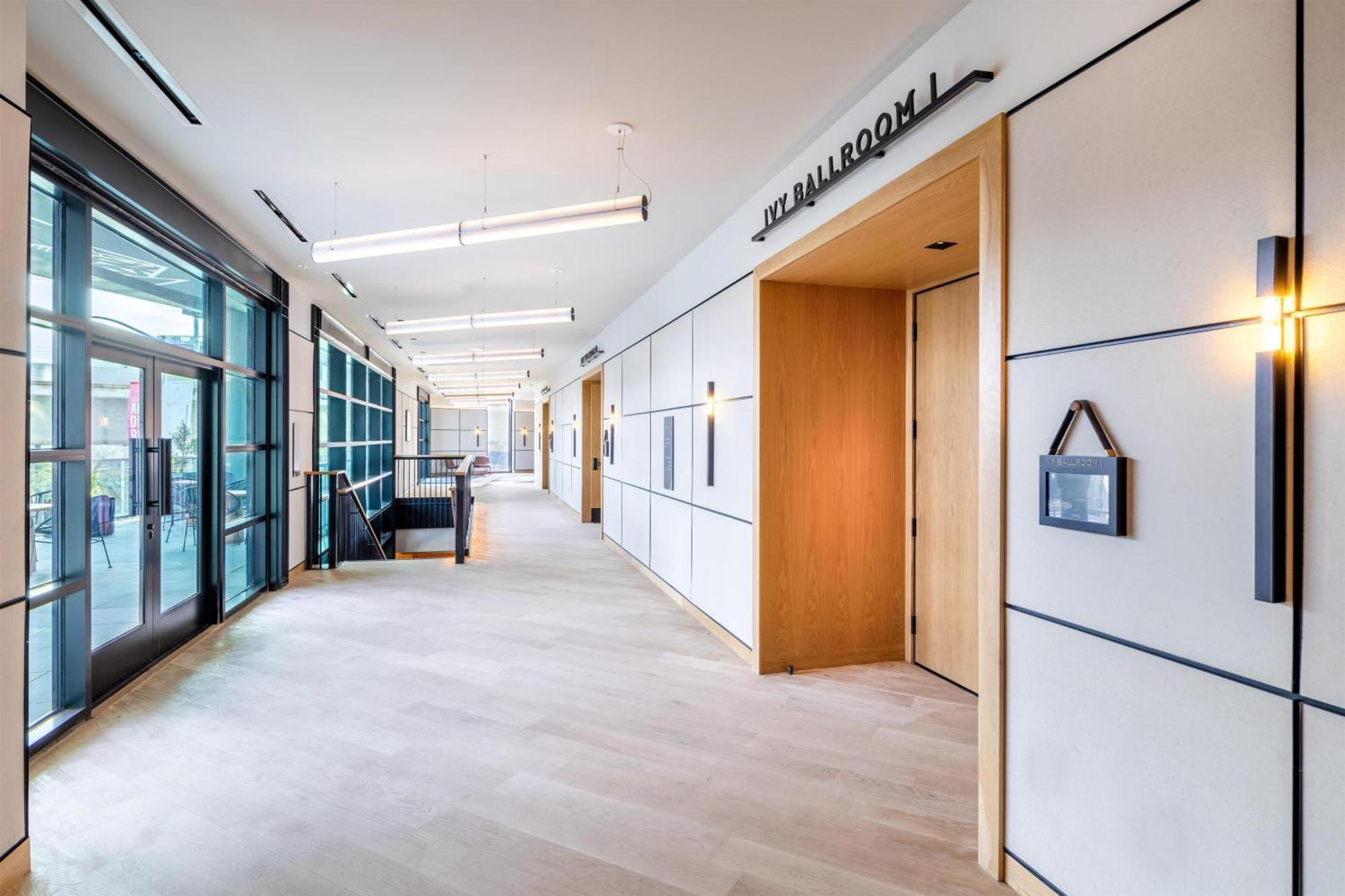 Hotel The Shay, A Destination By Hyatt