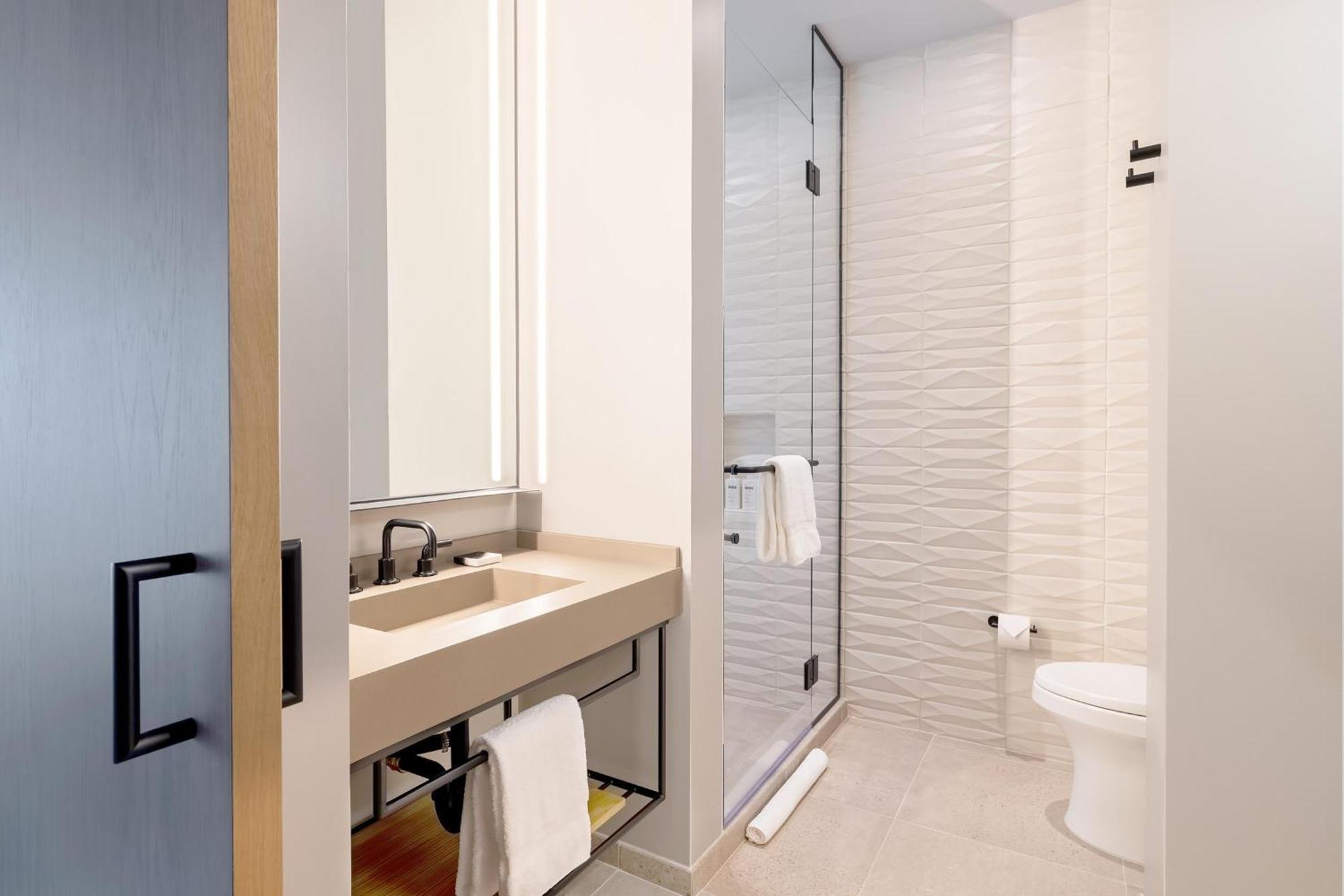 The Shay, A Destination By Hyatt Hotel 4*