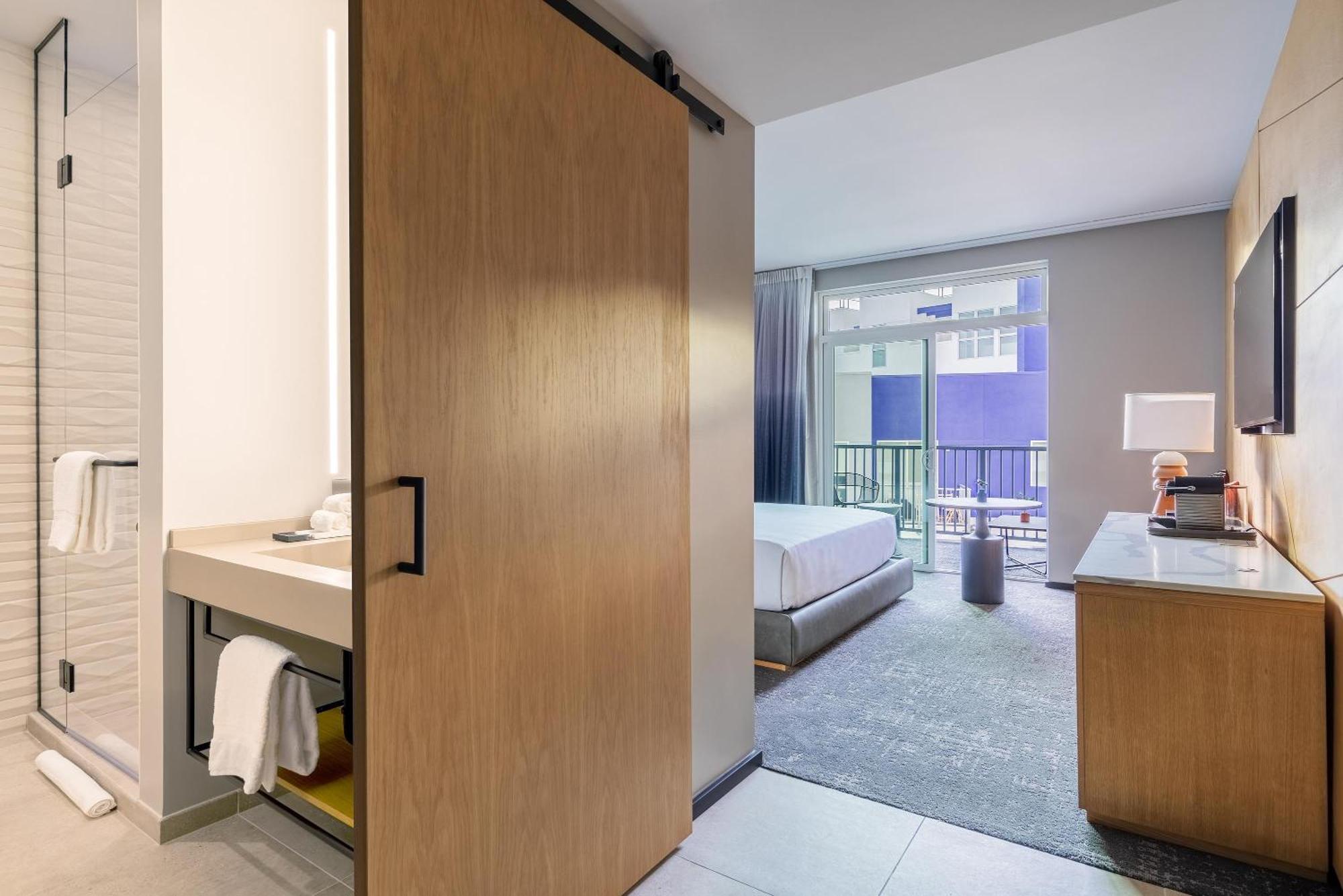 Hotel The Shay, A Destination By Hyatt